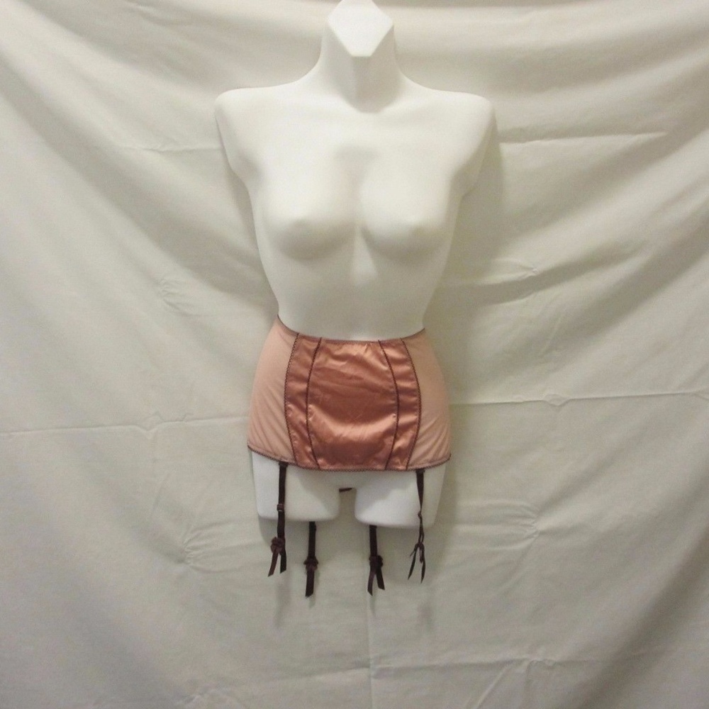 VICTORIA'S SECRETS Lace Suspender Garters Belts M